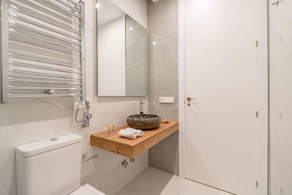 Gran Via VI Calle Jacometrezo 2Br 2Bh Apartman Madrid Kültér fotó